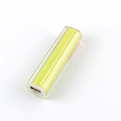 Портативный энергобанк типа ячейки с интерфейсом ввода Micro USB или типа C