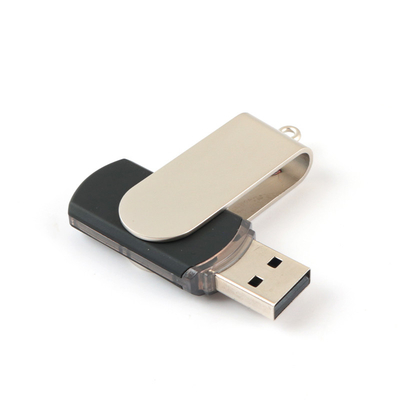 Сформированный как сторона имейте блеск привода Usb 3,1 извива света СИД при чтении на компьютере