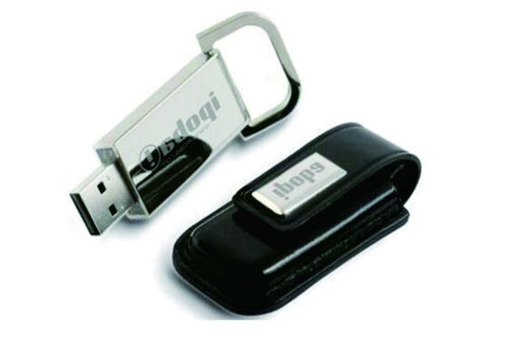 USB-флеш-накопитель из натуральной кожи коричневого цвета, стильное и прочное портативное решение для хранения данных, идеально подходящее для корпоративных подарков и мероприятий.