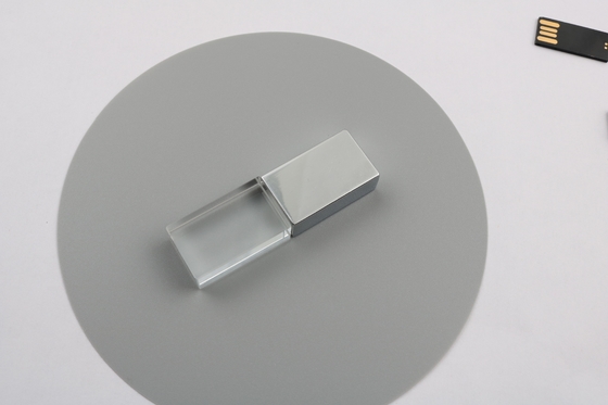 Выгравируйте приводы 15MB/S ручки 64GB 128GB USB Кристл логотипа внезапные
